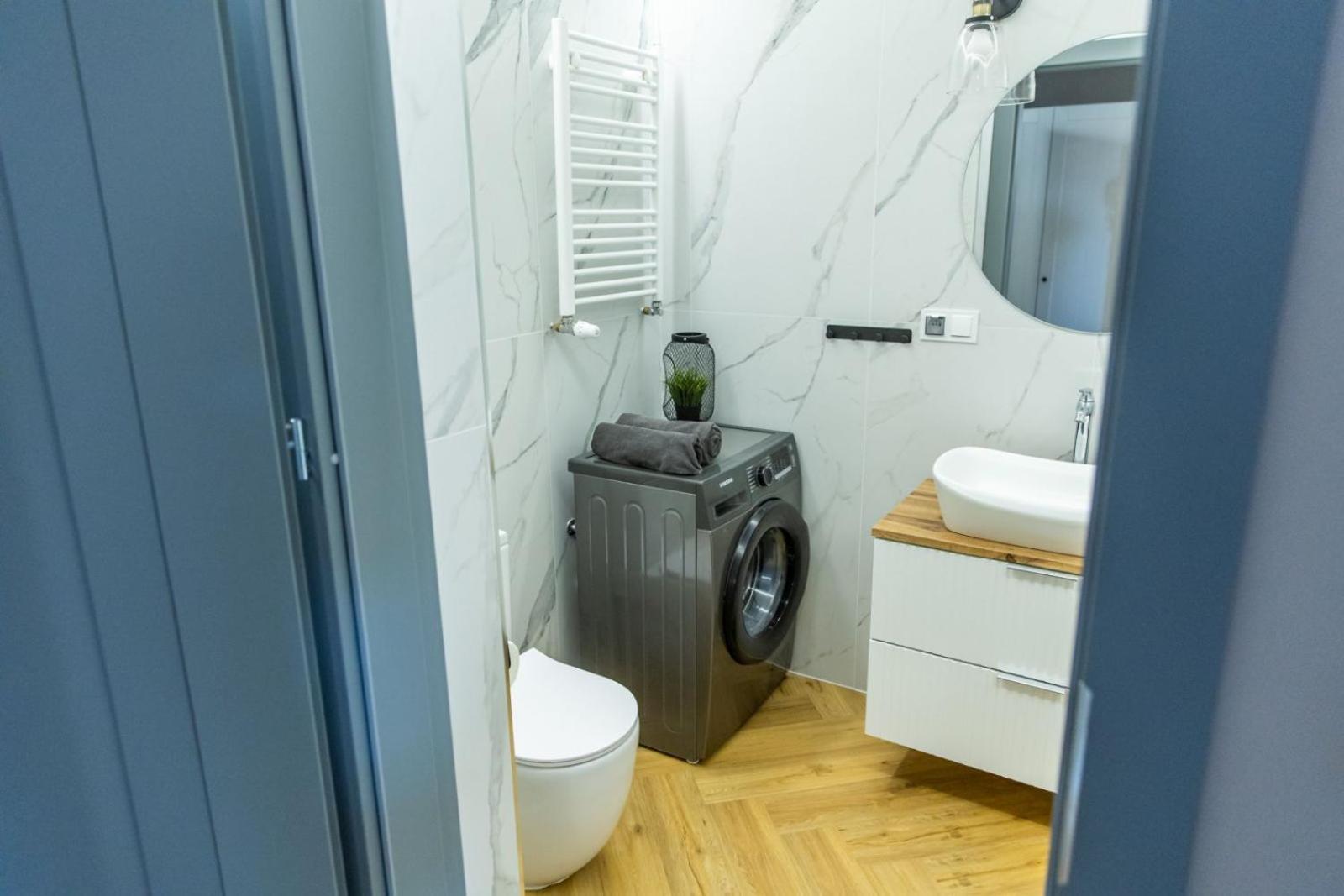 Solar Apartments I Stare Miasto 10Min I Priv Parking Free I Winda I Balkon Stary Toruń Eksteriør billede